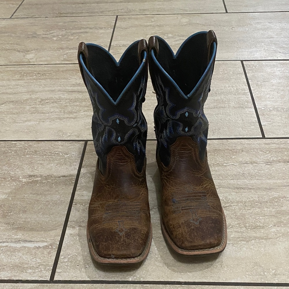 Ariat Kids Boots in Brown and Blue